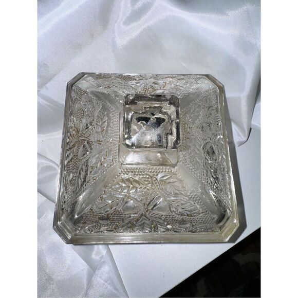 Vintage Depression glass dish lid Westmoreland needs help - Picture 9 of 13